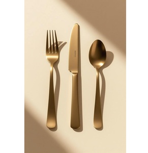 Juego de cubiertos de acero inoxidable con acabado en oro rosa, un esencial de comedor de lujo que impresiona a primera vista y en cada bocado - Product Image 6