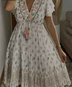 เดรสยาวสไตล์โบฮีเมียนสำหรับผู้หญิง ผลิตจากผ้าไหมโพลีเอสเตอร์ที่เป็นมิตรต่อสิ่งแวดล้อม ผ้าฝ้าย 100% สไตล์ลำลองและสำหรับงานปาร์ตี้ เดรสประดับตกแต่งสำหรับฤดูร้อน คุณภาพส่งออก - Product Image 3