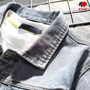 Veste en jean bleue pour homme avec finition unie, tissu confortable, coupe classique, vêtement d'extérieur tendance - Product Image 6