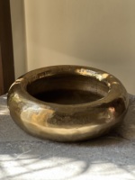 Jardinière de luxe moderne dorée en aluminium moulé, faite à la main, avec revêtement en poudre, en forme de donut, pour la maison, les restaurants et les hôtels, pour bonsaïs et succulentes