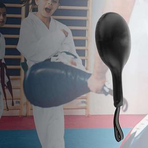 Pagaie en cuir PU avec sangles en nylon, prise ferme pour MMA, arts martiaux, entraînement de frappe, pagaie de frappe fabriquée en République tchèque - Product Image 6