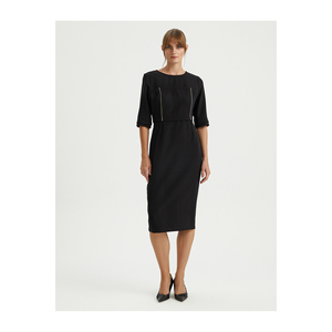 Robe midi BGN avec accessoire à rayures détaillées - Product Image 2