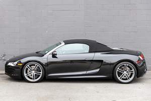 Audi R8 V10 Spyder 2011 d'occasion, 5,2 litres V10, transmission intégrale, pack cuir étendu, non modifié - Product Image 2