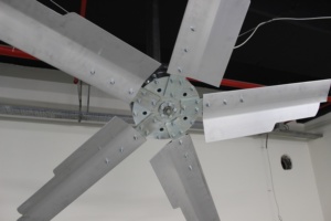 พัดลมอัจฉริยะ300 P cowair hvls ประสิทธิภาพสูงสำหรับการระบายอากาศในฟาร์มและปศุสัตว์ - Product Image 3