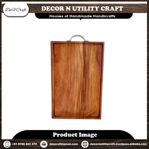 Tabla de cortar de madera rectangular con diseño antideslizante a rayas para uso en la cocina - Product Image 4