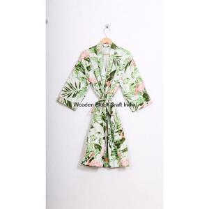 Fabrication de veste matelassée pour femmes de style kimono, coton biologique, réversible, écologique, hiver, motif floral peint à la main, ceinture - Product Image 6