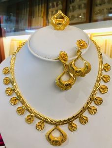 Dubai Vintage 24K chapado en oro cobre diamante joyería conjunto 24K oro pendientes brazaletes peines moda joyería conjunto para mujeres EE. UU. - Product Image 2