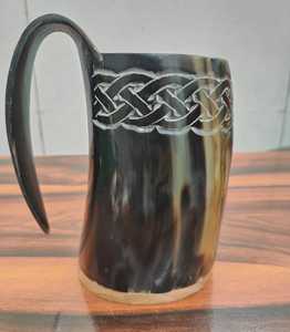 Tasse à corne à boire Viking sculptée à la main et polie naturelle et écologique pour les hôtels de fête à la maison - Product Image 1