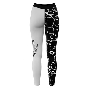 Pantalon de sport pour homme en polyester et élasthanne, coupe ajustée, imprimé par sublimation, motif blanc et noir, pour arts martiaux mixtes - Product Image 4