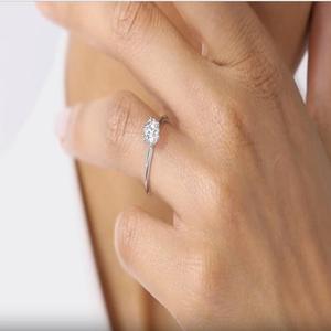 Diamant de laboratoire de coupe ronde 10k avec certificat IGI, bague de fiançailles solitaire 6.5mm F couleur VS1 clarté - Product Image 2