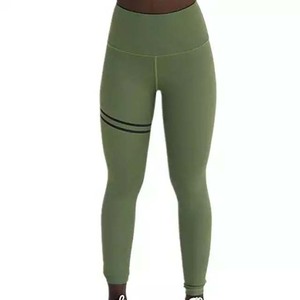 Leggings de yoga push-up de haute qualité pour femmes personnalisés OEM et ODM vêtements de fitness Leggings pour femmes 100% coton nouveau Design rayé - Product Image 4