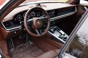 Porsche 911 Turbo S Coupé 2022, Motor de 6 Cilindros en Línea con Doble Turbo de 640 hp, Interior Color Marrón Trufa, Sin Modificaciones - Product Image 4