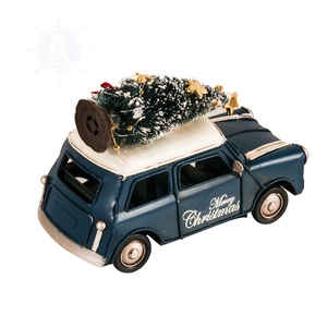 Hecho a mano 1960s Mini Cooper Modelo de coche de Navidad Juego de 2 Material de madera Técnica pintada Decoración independiente - Product Image 1