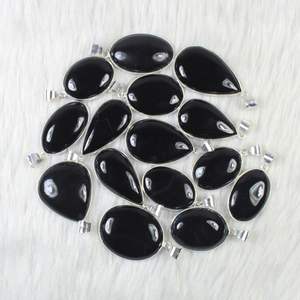 เครื่องประดับอัญมณีสีดำแบบฝัง - Product Image 1