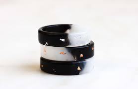 Anillos gruesos de resina acrílica coloridos para mujer, anillos apilables transparentes y de plástico únicos de estilo Y2K a la moda - Product Image 3