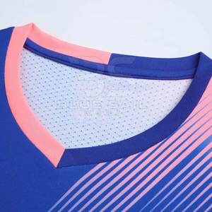 Kit d'uniformes de football pour hommes, vêtements de sport de sublimation personnalisés avec logo personnalisé unisexe - Product Image 3