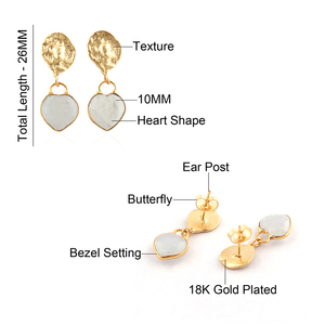 Cabochon pierre boucle d'oreille feu naturel labradorite coeur forme oreille poste clouté boucle d'oreille laiton plaqué or déclaration boucles d'oreilles - Product Image 1