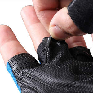 Guantes de Ciclismo de tamaño personalizado con color sólido y correa de muñeca ajustable Ropa deportiva de carreras de alta calidad - Product Image 5