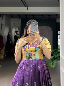 Vestido de Seda Dola de Primera Calidad con Estampado Pichwai y Trabajo de Tejido, Fabricante de la India a Precio de Mayoreo, Proveedor de Surat - Product Image 6