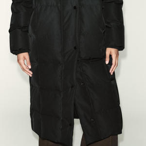 Chaqueta acolchada con bolsillos delanteros y cierre de cremallera/cuello alto con capucha con cordón ajustable y material transpirable de manga larga - Product Image 5