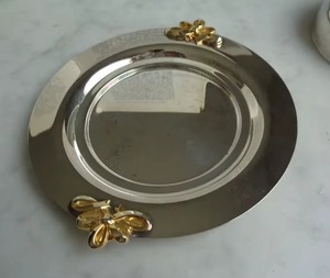 Tazón de dátiles de calidad asegurada hecho de metal de primera calidad y pulido a la perfección, este tazón redefine el arte de servir - Product Image 3