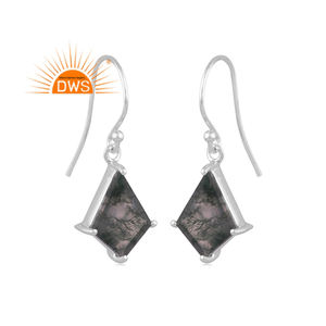 ต่างหูห้อยประดับพลอยมอสอาเกตสีเขียวธรรมชาติ เงินแท้คุณภาพดี ออกแบบโดยดีไซเนอร์ชั้นนำ ผู้ผลิตเครื่องประดับสั่งทำ - Product Image 1