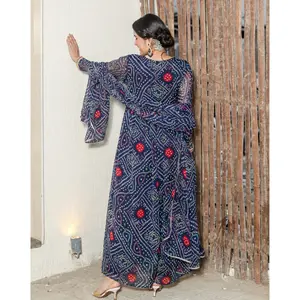 Conjunto de Traje Bandhani Azul para Mujer, con Bordado, Estampado Floral con Volantes, Largo hasta la Rodilla, Elegante, Tradicional, Étnico - Product Image 2
