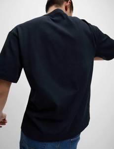 เสื้อยืดสำหรับผู้ชายที่เน้นการสร้างแบรนด์สตรีทแวร์สำหรับร้านเสื้อผ้าและผู้ส่งออกทั่วโลก - Product Image 1