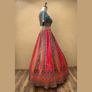 Mariage indien élégant Vibrant Multi couleur Banarasi Silk Lehenga avec imprimé écrasé et broderie Zari pour toutes les occasions spéciales - Product Image 4