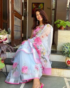 Saree en soie Kota Doriya de créateur à la demande avec chemisier en soie d'art pour les occasions spéciales disponibles à la vente - Product Image 4