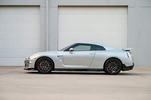 Nissan GT-R Premium 2024, Bajo Kilometraje, Caja de Cambios Automática, Volante a la Izquierda, Neumáticos R20, Estado Impecable - Product Image 5