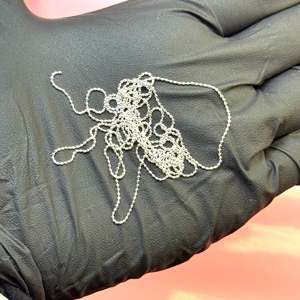 Cadena de Cuentas Plateadas Brillantes A10jet Elegant 3D para Diseños de Uñas de Estilo Caricatura, Dijes Metálicos 3D para Uñas - Product Image 1