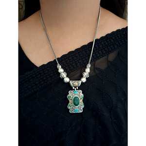 Ensemble collier en argent oxydé pour femme ethnique tribal pierre verte bijoux pendentif et boucles d'oreilles - Product Image 4