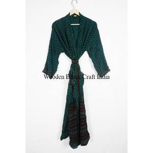 Robe Kimono Vintage en Soie Pure à Motifs Floraux, Légère pour l'Été, Robe de Plage Douce pour Fêtes, Faite à la Main en Inde, Vente en Gros - Product Image 1