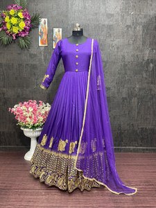 Style Bollywood tendance couleur violette robe entièrement flair en broderie avec tissu tapeta doux pour les femmes pakistanaises indiennes - Product Image 2