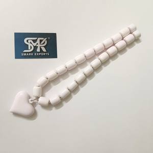 สร้อยคอจี้หัวใจทำด้วยมือทำจากเรซิ่นหลากสีลูกปัดแม่เหล็กล็อคเป็นก้อนและน้ำหนักเบาสำหรับผู้หญิงรูปแบบทันสมัยสไตล์นางฟ้า - Product Image 1