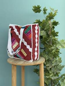 Vente en gros de sacs fourre-tout faits à la main en coton matelassé sacs de courses imprimés patchwork pour femmes sacs de plage d'épicerie pour usage quotidien - Product Image 3