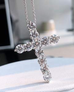 Pendentif croix personnalisé de haute qualité en argent et or bicolore Hip Hop avec breloques glacées avec diamant Moissanite VVS - Product Image 2