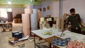 โคมไฟผ้าลินินสีขาวทันสมัยพร้อมห่วงโลหะและคลิปสำหรับร้านค้าขนาดเล็กที่คลุมไฟ - Product Image 4