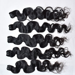 Extensiones de Cabello Humano Indio 100% Natural, Virgen, Remy, Color Negro, Tejido a Máquina, Doble Trama, Ondulado, 100g - Product Image 1