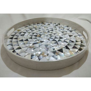 Plateaux de serveur de chocolat et de nourriture de forme carrée vintage fabriqués avec des plats de service de nourriture en nacre blanche pour les fournitures d'hôtel - Product Image 1