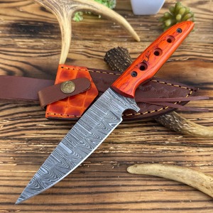 Couteau de chasse et de camping en plein air en acier damassé fait à la main avec gaine en cuir à lame fixe supporté par OEM nouveau couteau de Cowboy de conception - Product Image 1