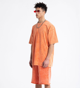 เสื้อยืดโอเวอร์ไซส์ผู้ชายผ้า100% ถักลายล้างกรดวินเทจสีจางลงแดด220กรัม - Product Image 4