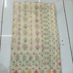 Saree en nylon chic pour un style et un confort sans effort Tissu lisse et couleurs vives pour la plage et toutes les occasions - Product Image 1