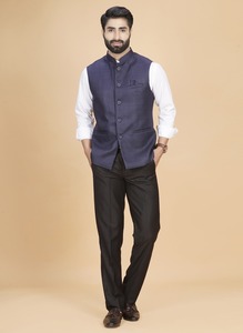 Chaleco Azul Marino Clásico de la Mejor Calidad para Trajes de Boda, Uniformes Corporativos y Uso en Comercio Minorista de Moda Disponible al Mejor Precio - Product Image 2