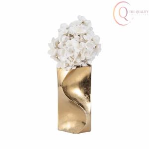 แจกันตกแต่งโลหะพรีเมียม ออกแบบสำหรับนักออกแบบตกแต่งภายในและผู้เชี่ยวชาญด้านการตกแต่งบ้านที่มองหาของตกแต่งที่หรูหรา - Product Image 1