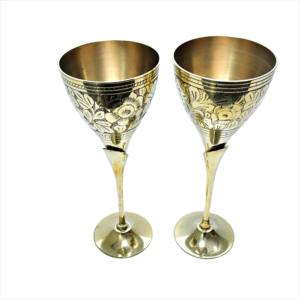 Ensemble de 2 verres à vin décoratifs classiques en laiton antique doré, capacité de 250 ml, logo personnalisé, cadeaux d'affaires - Product Image 1