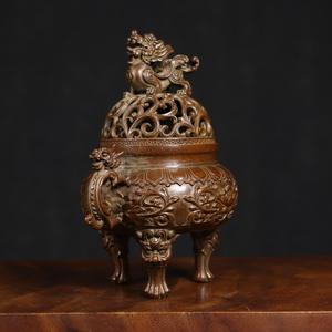 Quemador de Incienso de Latón Ornamental con Asa para Uso Religioso, Duradero y con Fragancia 100% Natural de Astillas y Resina de Oud - Product Image 3