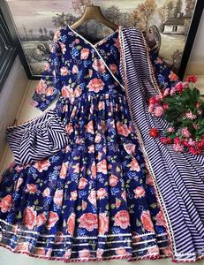 Robe Anarkali de style Bollywood, nouvelle création, magnifique imprimé, qualité supérieure, imprimé lourd en georgette, tenue entièrement cousue - Product Image 3