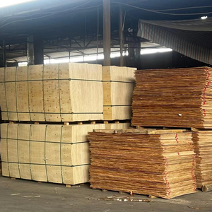 Contreplaqué filmé longue durée résistant à l'eau chaude du Vietnam 4x8 modèle E0 formaldéhyde salon de première classe chambre à coucher - Product Image 1